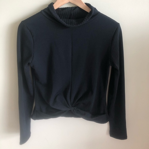 Joe Fresh Activewear Turtleneck - Picture 1 of 3